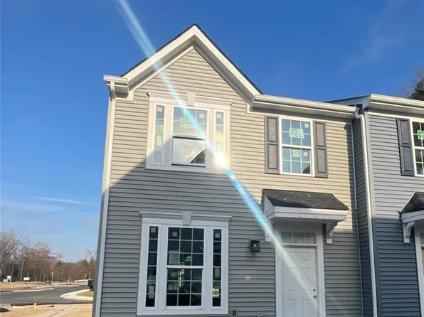 220 Reids Place Dr, Suffolk, VA 23434