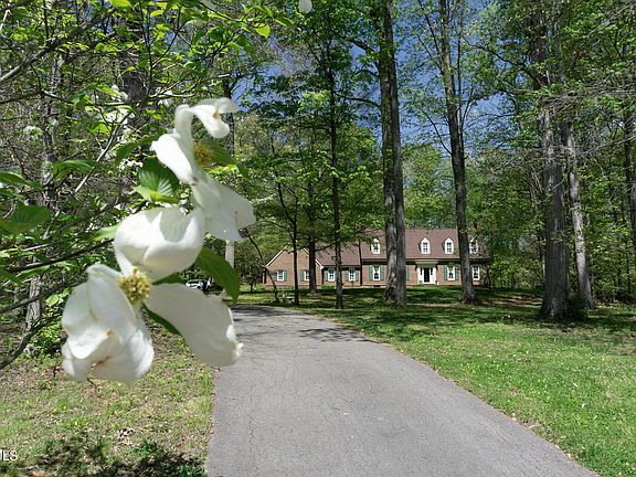 4th image of 509 Whisperwood Dr
