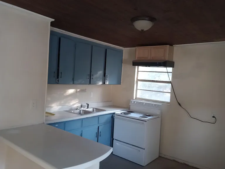 1107 Cabot St #4 — Photo 2