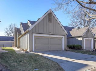 9415 W 122nd St, Overland Park, KS 66213