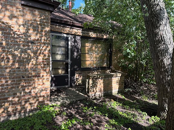 3rd image of 3720 W 116th St