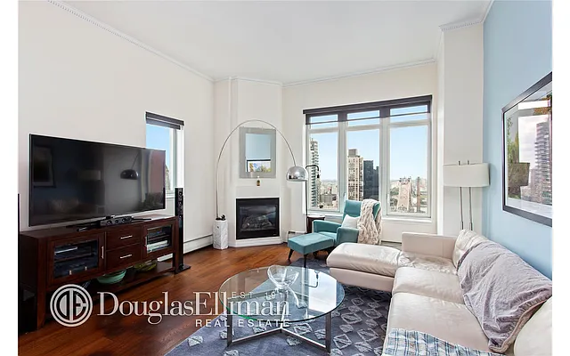 Rented by Douglas Elliman | media 15