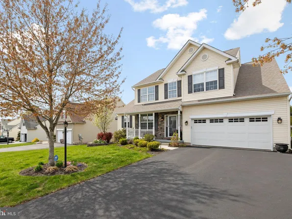 2915 Santa Maria Dr, Gilbertsville, PA 19525