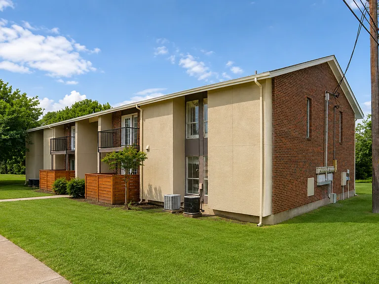 Riverbend Apartments — Photo 12