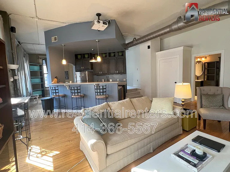 108 W Wells St #2D — Photo 3