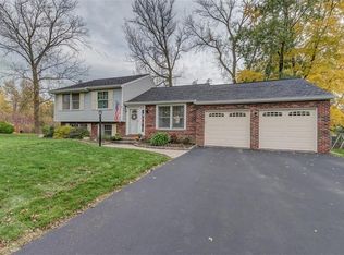 65 Inglesid Ln, Liverpool, NY 13090