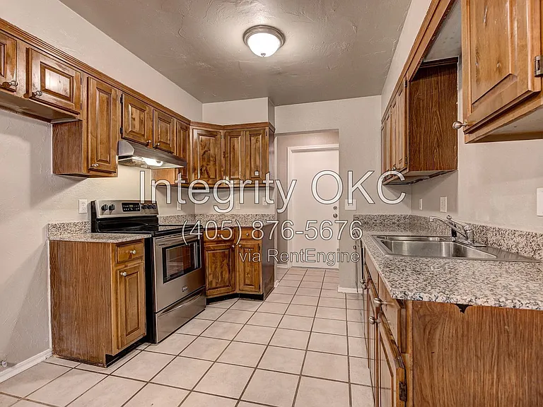 7200 NW 115th St — Photo 3