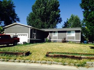 910 Olive Dr, Colstrip, MT 59323