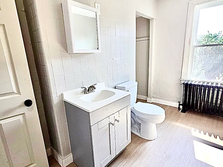 221 N Pearl St — Photo 7