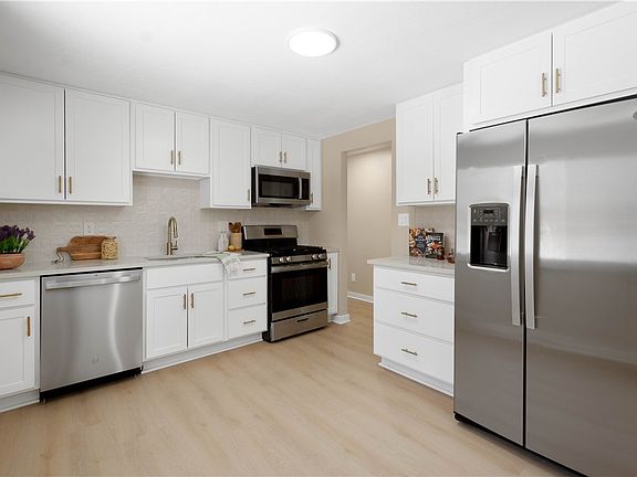 4th image of 333 Stotler Rd