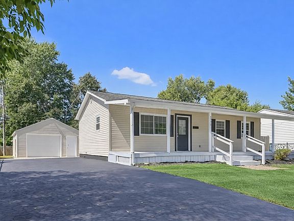 3rd image of 3773 Clearwater Dr
