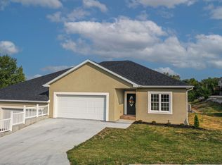 1830 Pinnacle Point Dr, Holts Summit, MO 65043