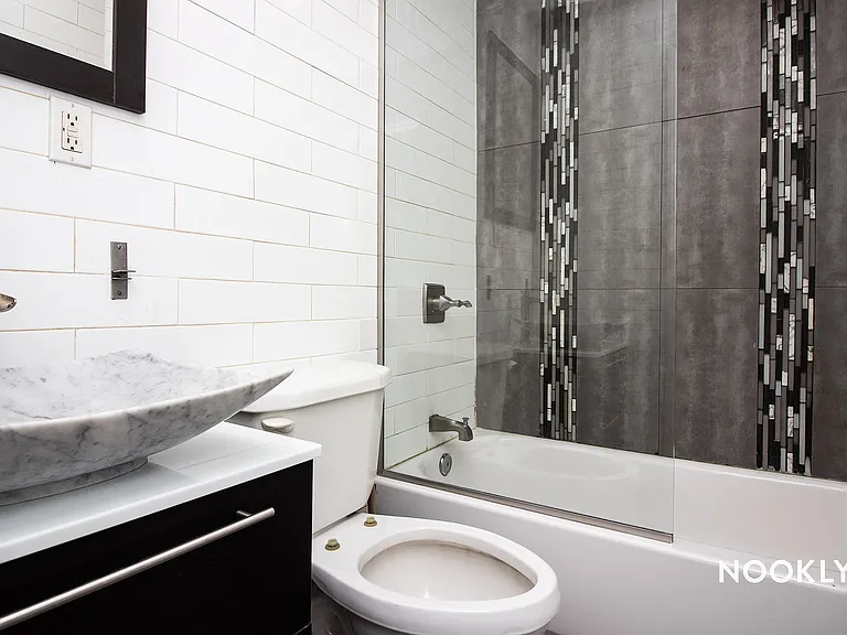 45 Albany Ave #2 — Photo 14