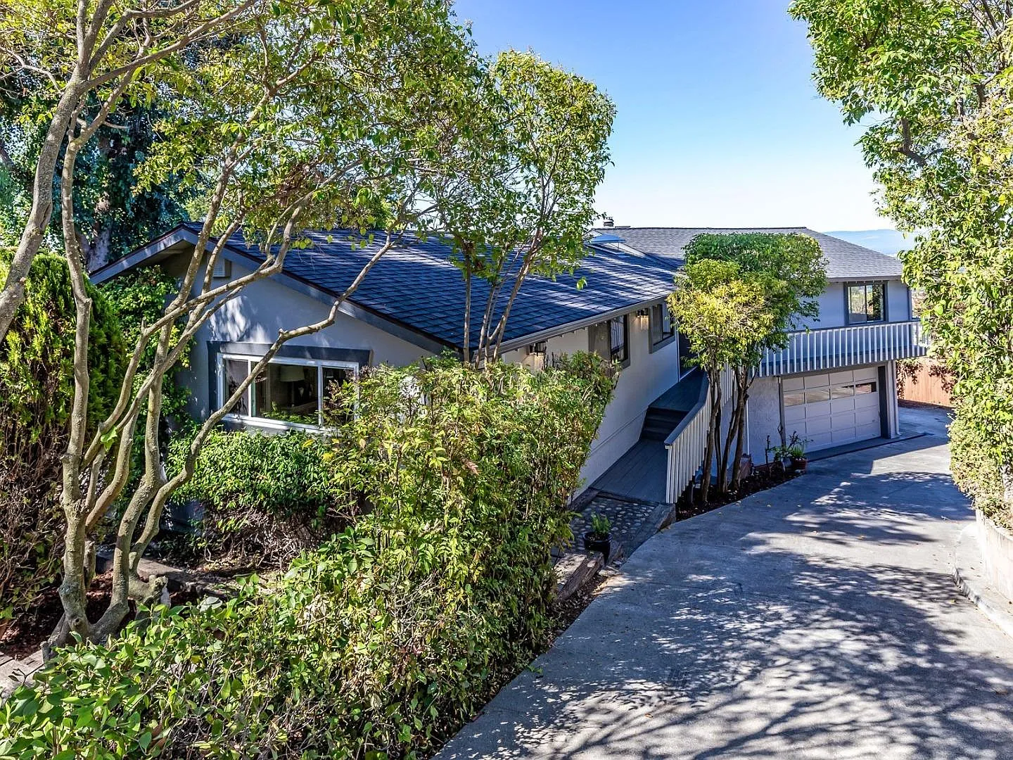 16211 Highland Dr photo 1