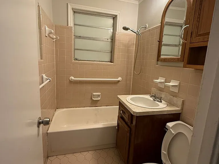 1309 Melody Ln — Photo 6