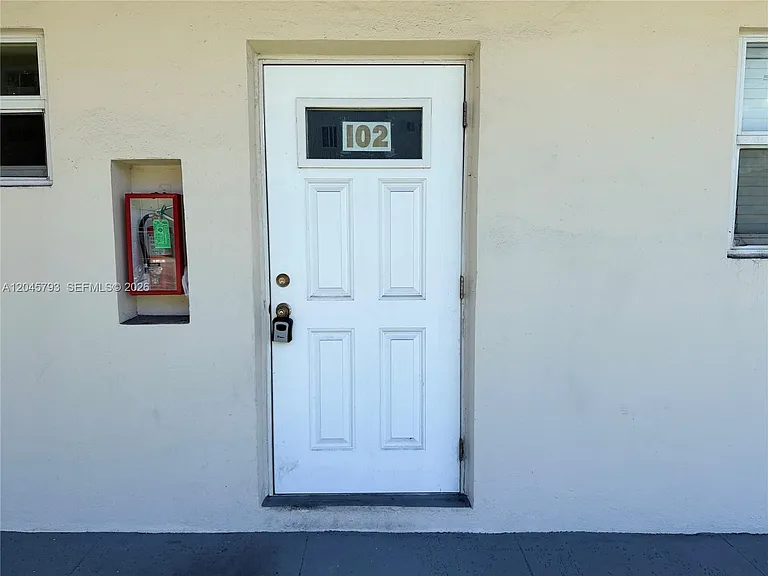 13215 NE 6th Ave #102 — Photo 3