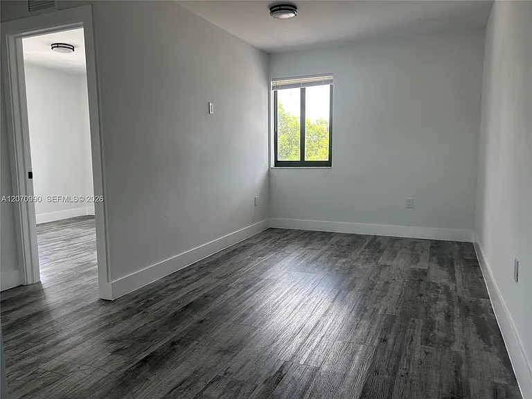 3417 NW 22nd Ave #12 — Photo 2