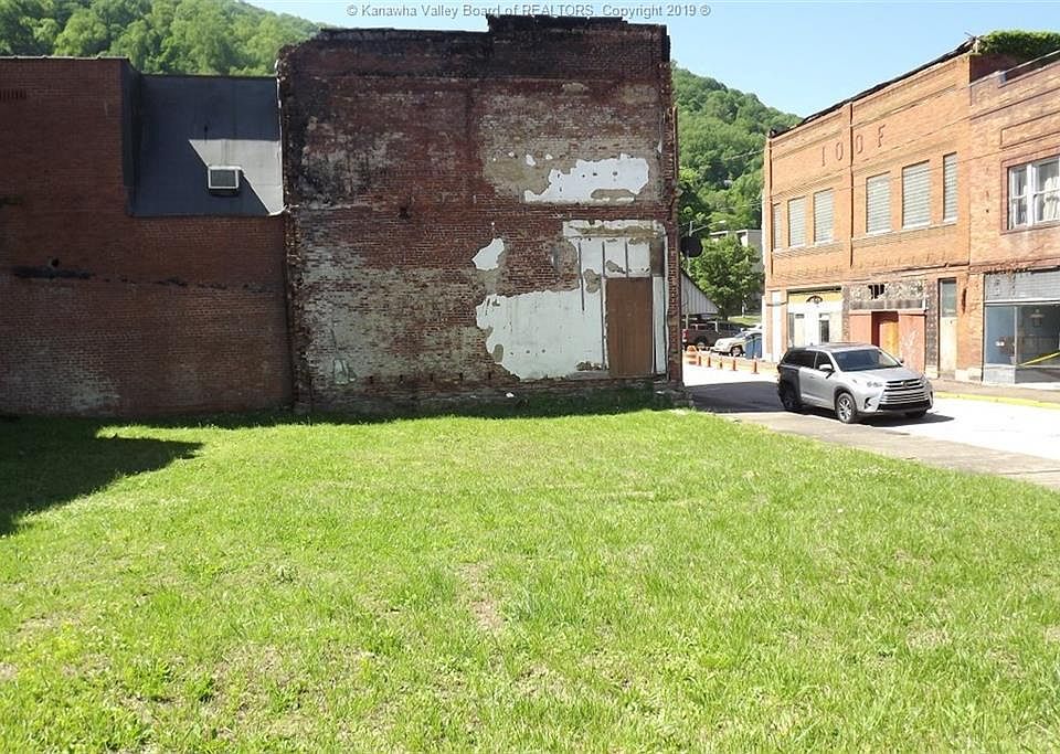 2nd image of 01 4th Ave
