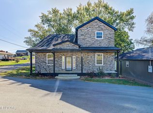 901 & 903 Kyle St, La Follette, TN 37766