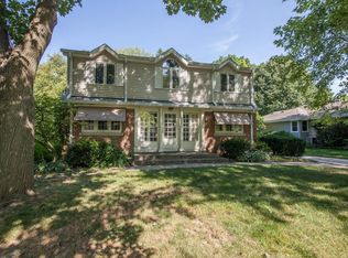 2364 N 118th St, Wauwatosa, WI 53226