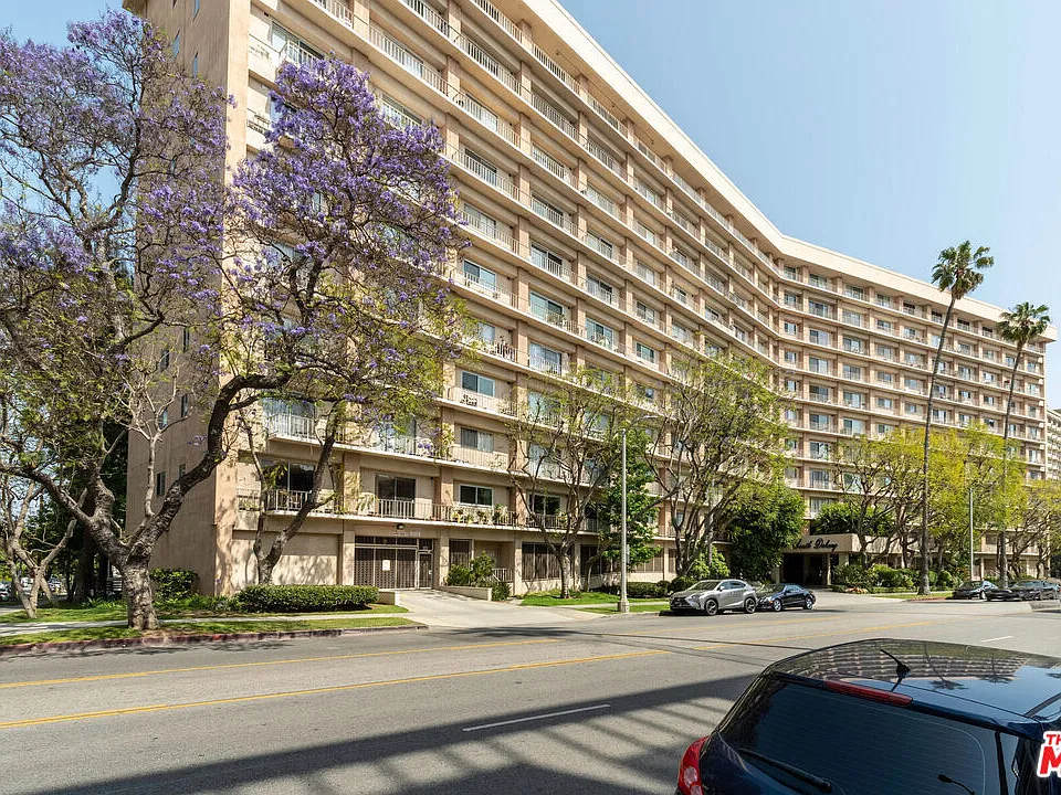 100 S Doheny Dr #518