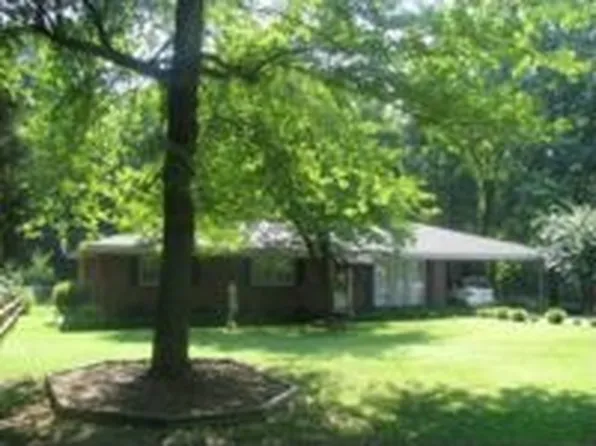 721 Lakeside Dr, Florence, AL 35630