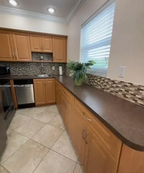 500 Layne Blvd #20 — Photo 4