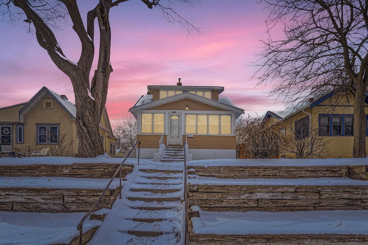 ✨coming soon✨ Coming Soon 12 x 24 Corrugated Star Rider - Red