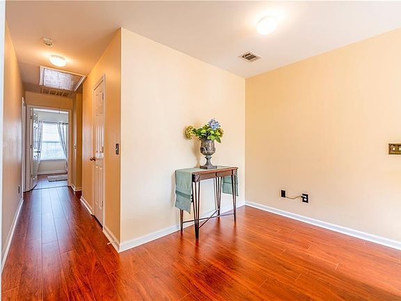 3rd image of 3433 Fernview Dr