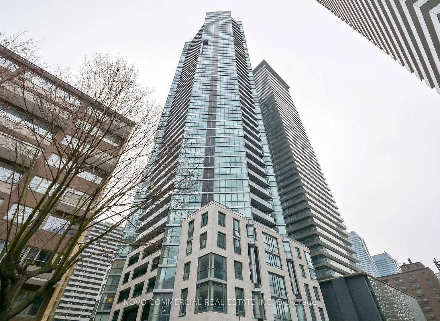 Chaz Yorkville — Photo 1
