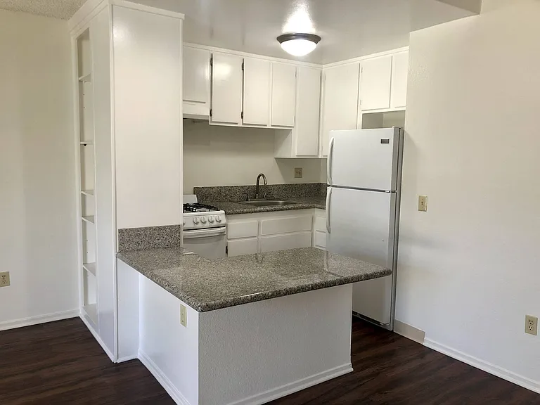 Concord Square Apartments — Photo 26