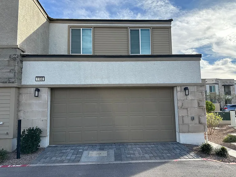 1132 Heliodor Ave — Photo 37