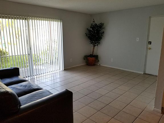 4th image of 4103 Great Oak Ct #6