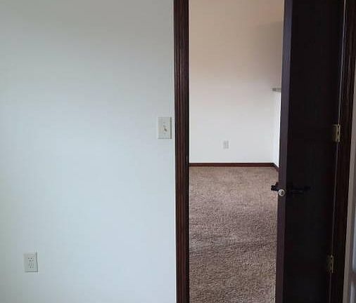 4th image of 1059 Green Bay St