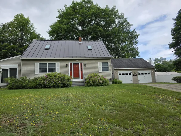137 Barlen Street, Farmington, ME 04938