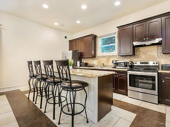 2nd image of 1823 Carondelet St #Id1269252p