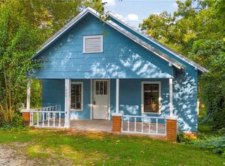 1009 S Pond St, Toccoa, GA 30577