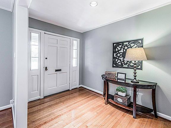 5th image of 9301 Wickford Dr