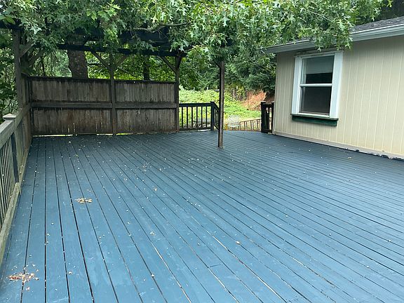 4th image of 35555 NE Corral Creek Rd