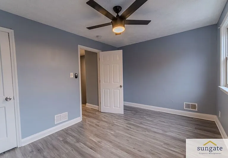 1504 Elrino St — Photo 12