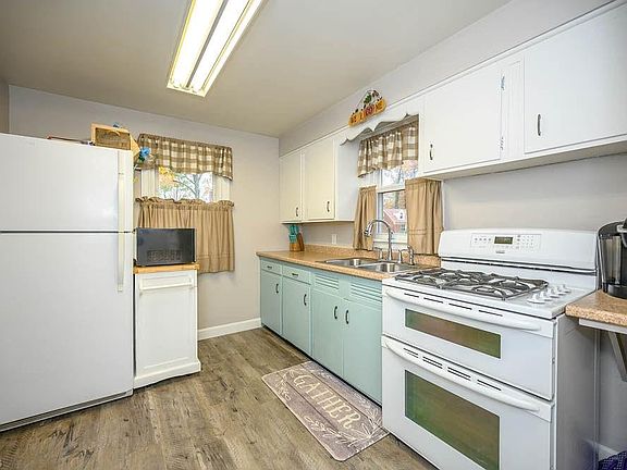 2nd image of 209 Helen Ave