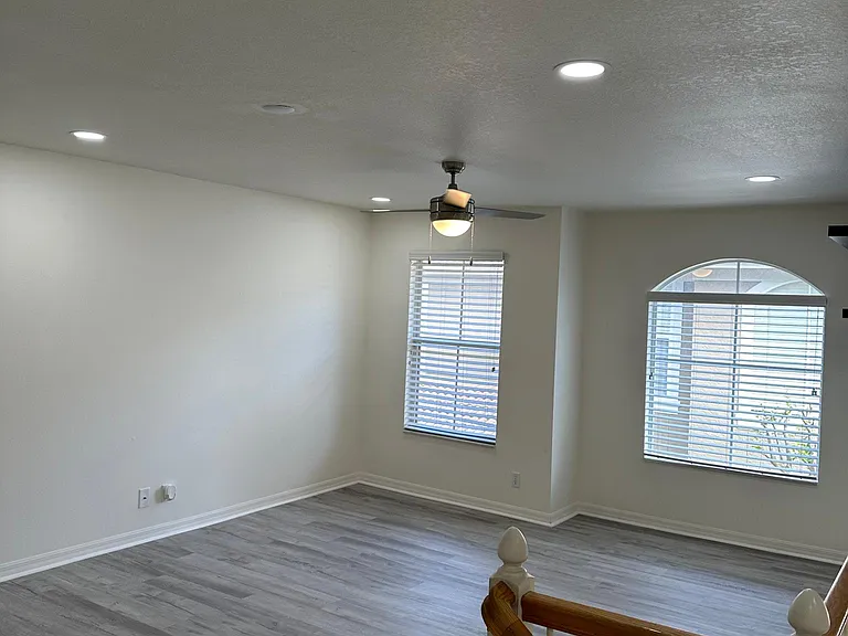 3303 Covered Bridge Dr E — Photo 22