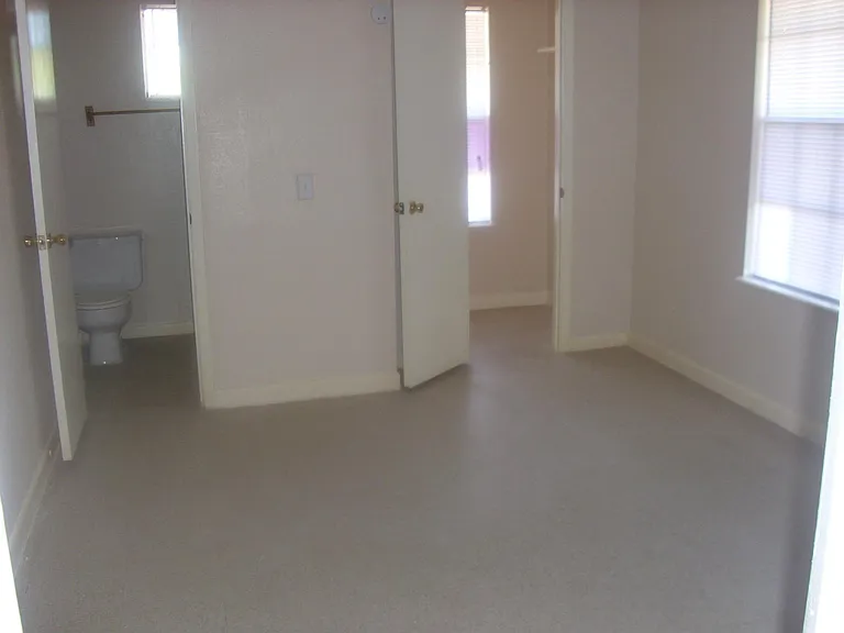 2718 Maryland Ave — Photo 5
