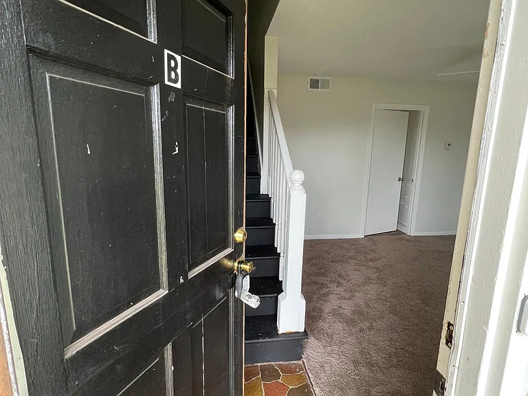 1603 Whisperwood St #B — Photo 7