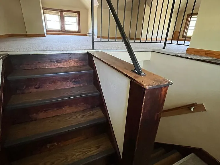 2521 Iowa St — Photo 15