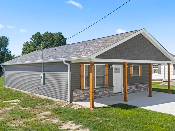 403 W Howard St, Crothersville, IN 47229