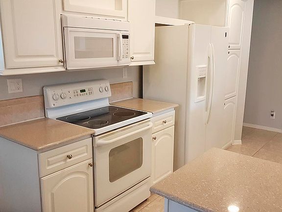 4th image of 3813 Coconut Palm Cir #842