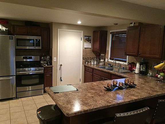 2nd image of 34 Barone Cir