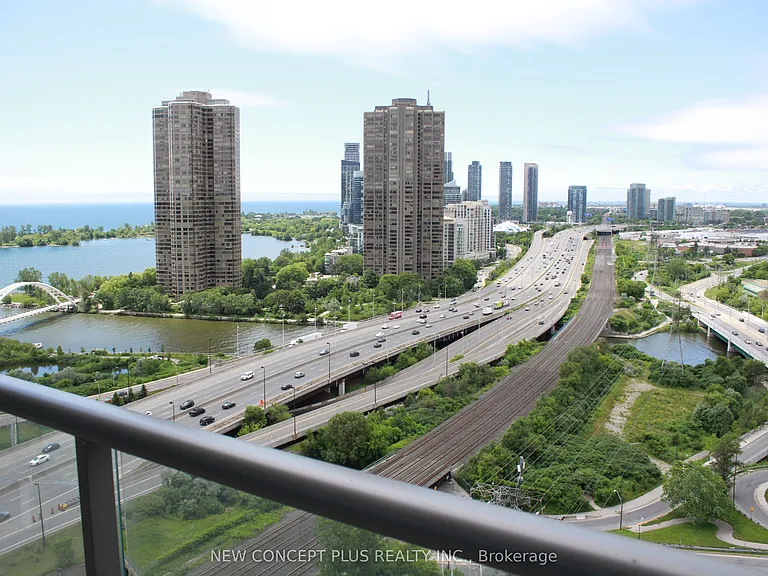 105 The Queensway #2205 — Photo 13