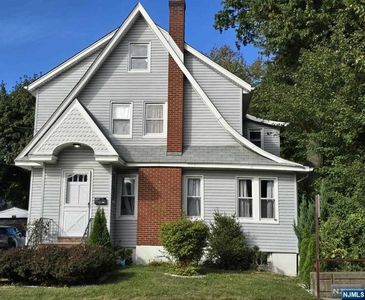 38 Shadyside Ave, Dumont, NJ, 07628